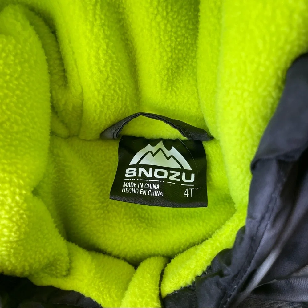 Snozu Kids Lined Snow Jacket Size 4T Charcoal Gray with Lime Green